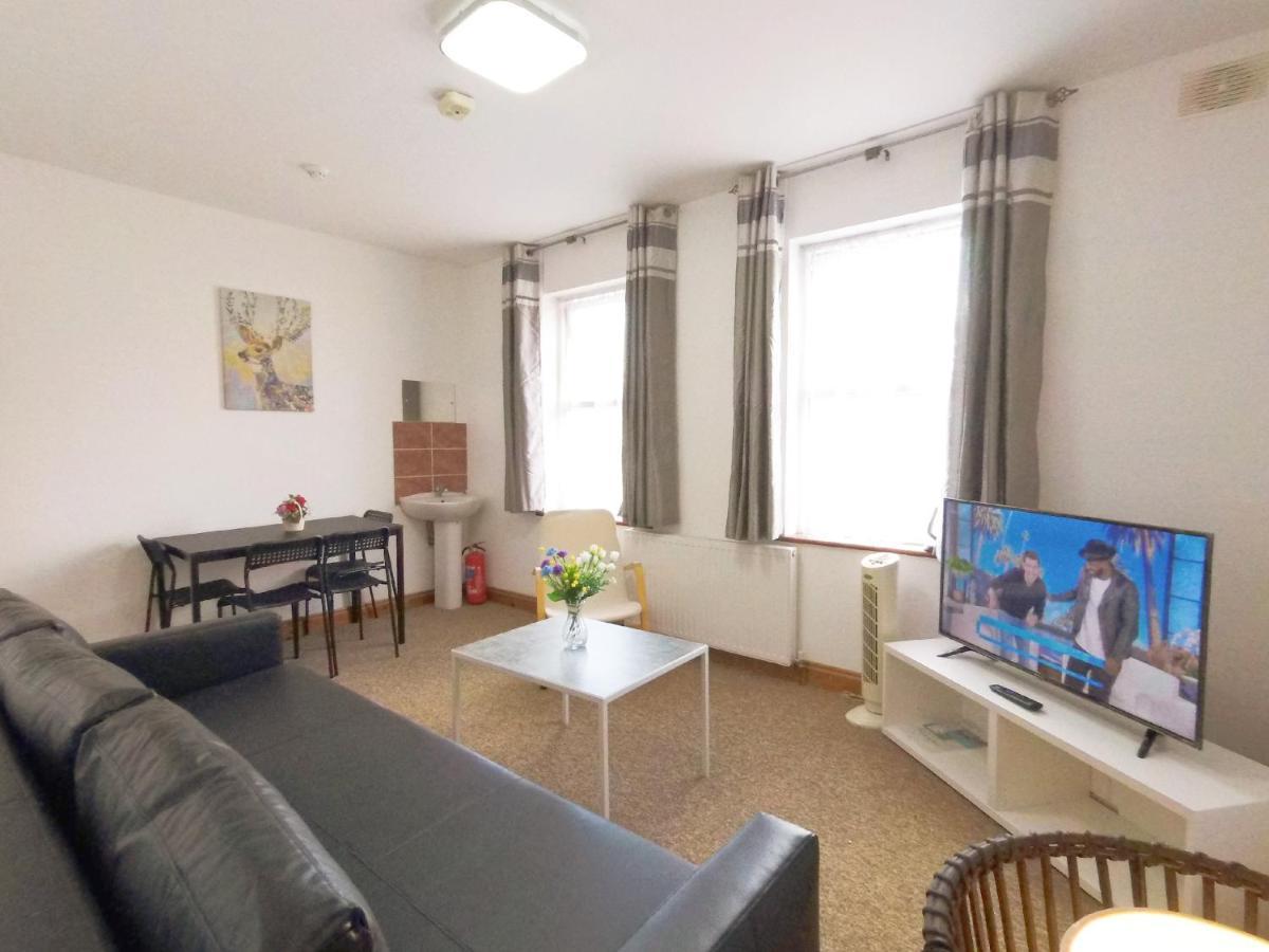 Carnation Flat A In Wembley Apartment London Exterior photo