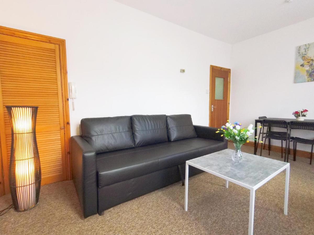 Carnation Flat A In Wembley Apartment London Exterior photo